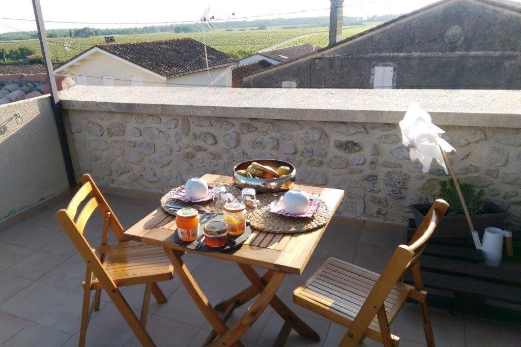 Bed and Breakfast Au Coeur Des Vignobles Saint-Estèphe Exterior foto